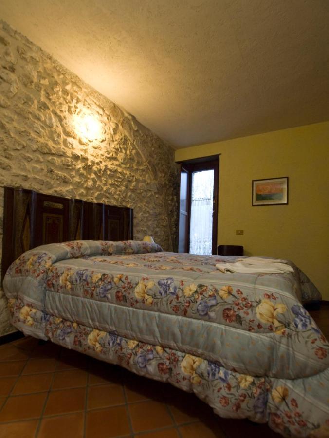 La Casa Su Le Dimore Del Borgo サント・ステーファノ・ディ・セッサーニオ エクステリア 写真