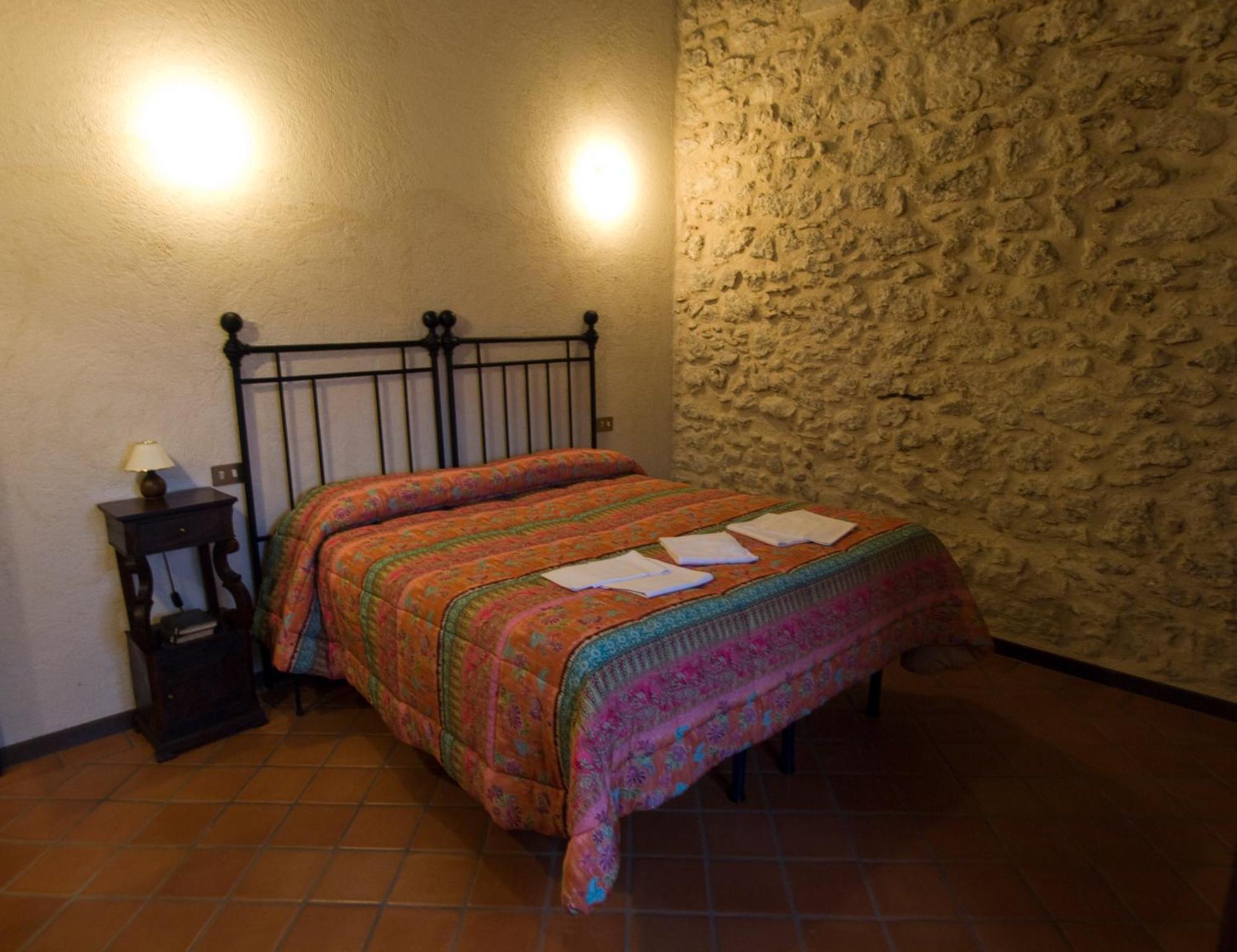 La Casa Su Le Dimore Del Borgo サント・ステーファノ・ディ・セッサーニオ エクステリア 写真