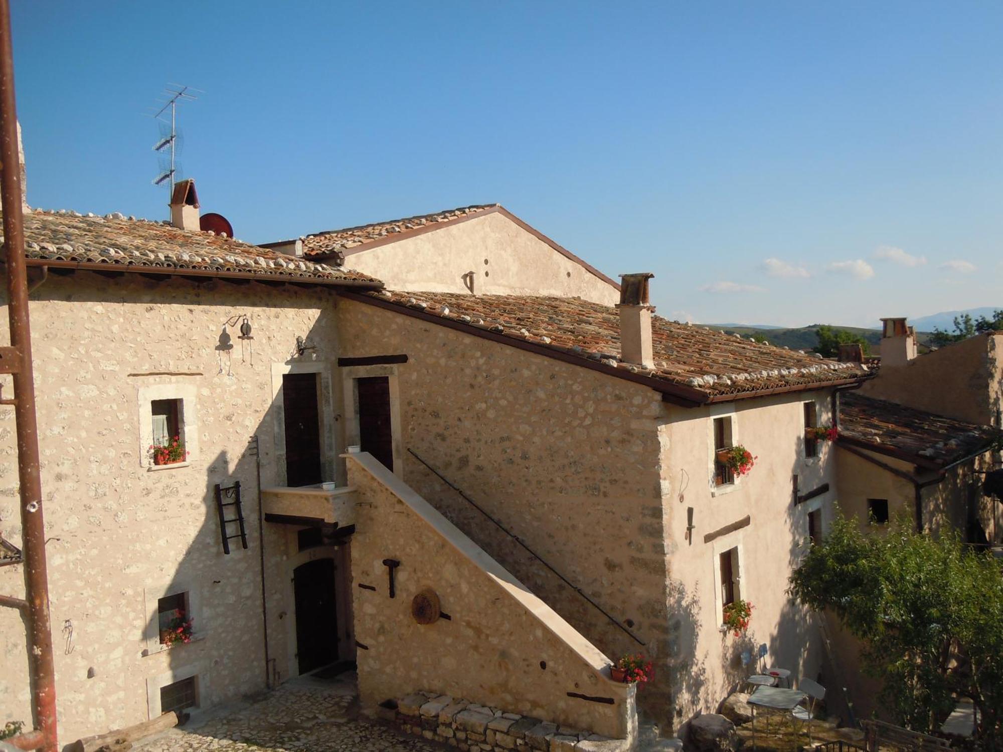 La Casa Su Le Dimore Del Borgo サント・ステーファノ・ディ・セッサーニオ エクステリア 写真