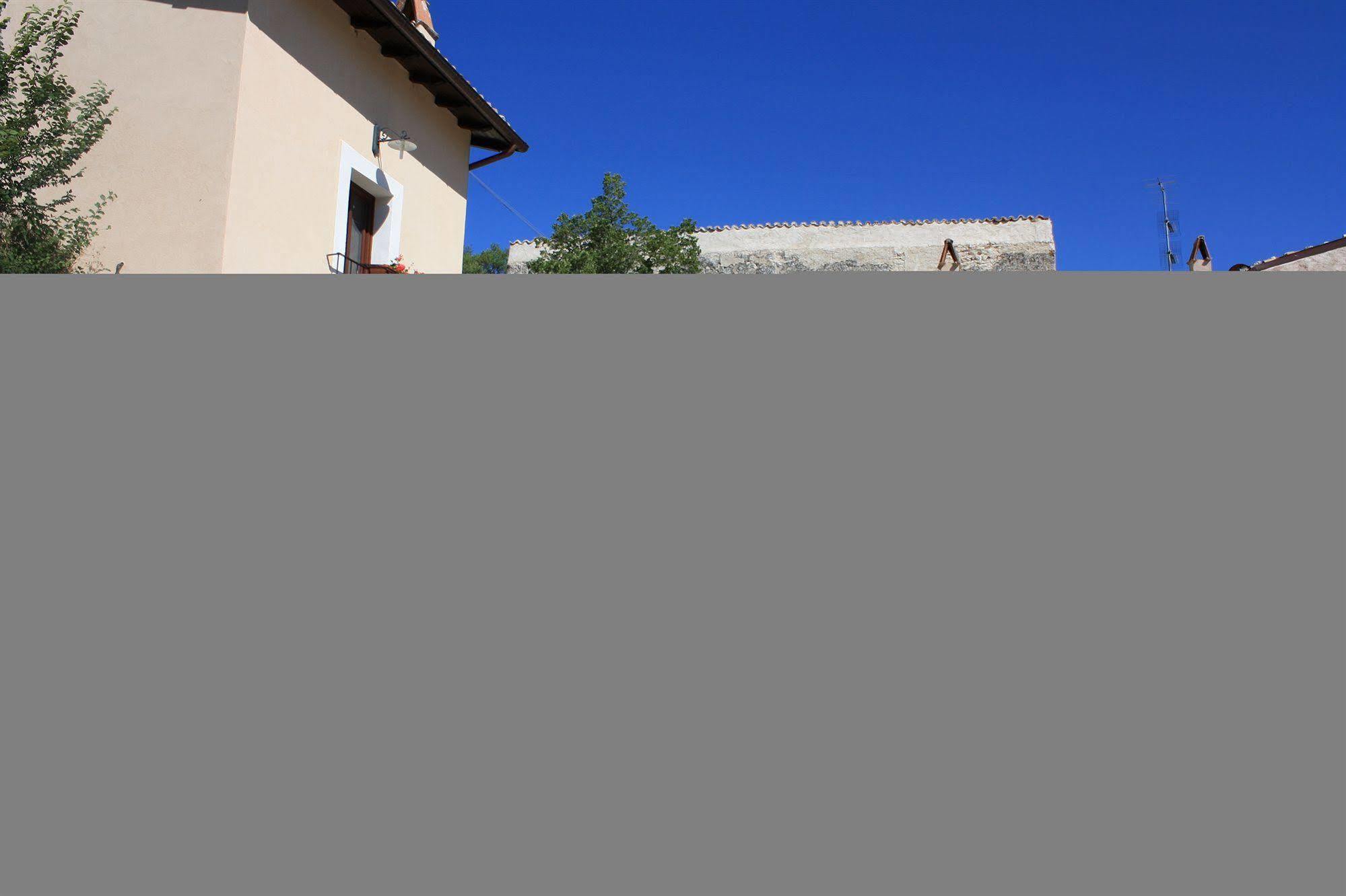 La Casa Su Le Dimore Del Borgo サント・ステーファノ・ディ・セッサーニオ エクステリア 写真