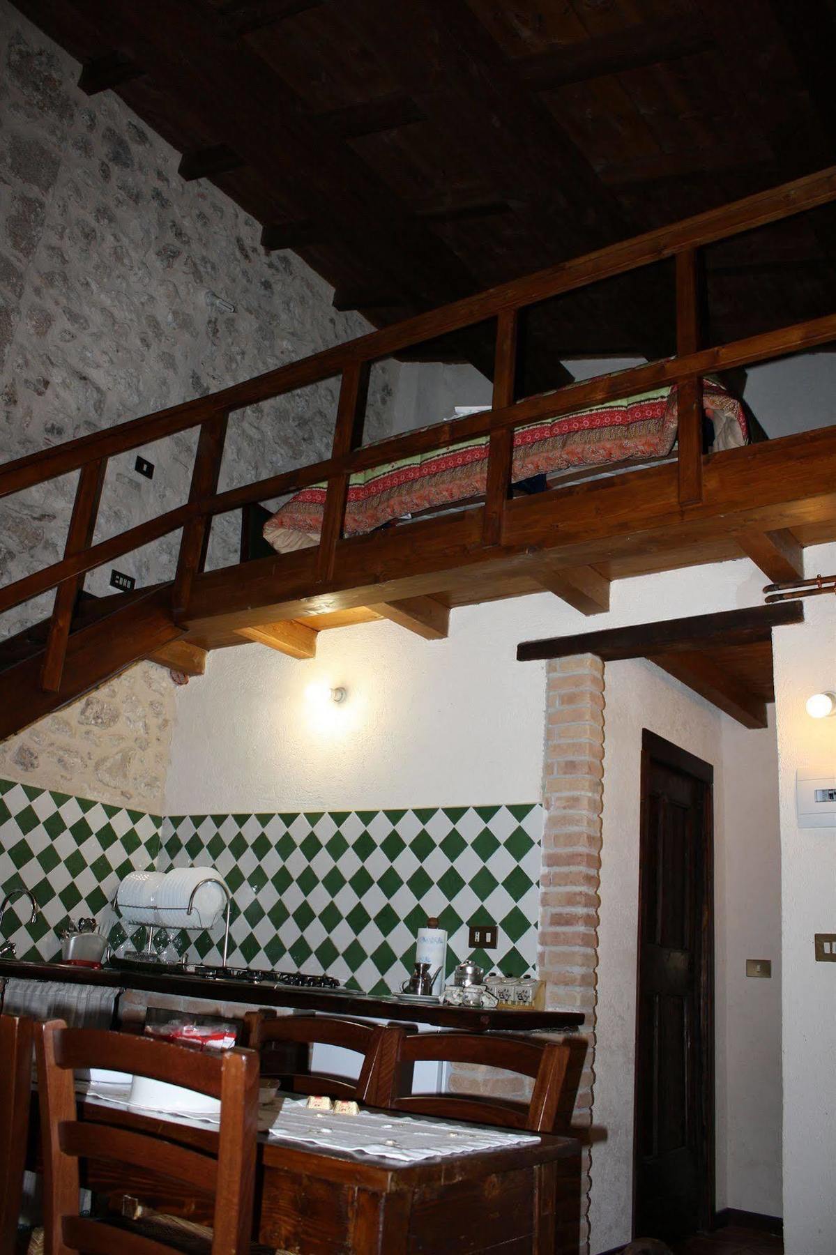 La Casa Su Le Dimore Del Borgo サント・ステーファノ・ディ・セッサーニオ エクステリア 写真