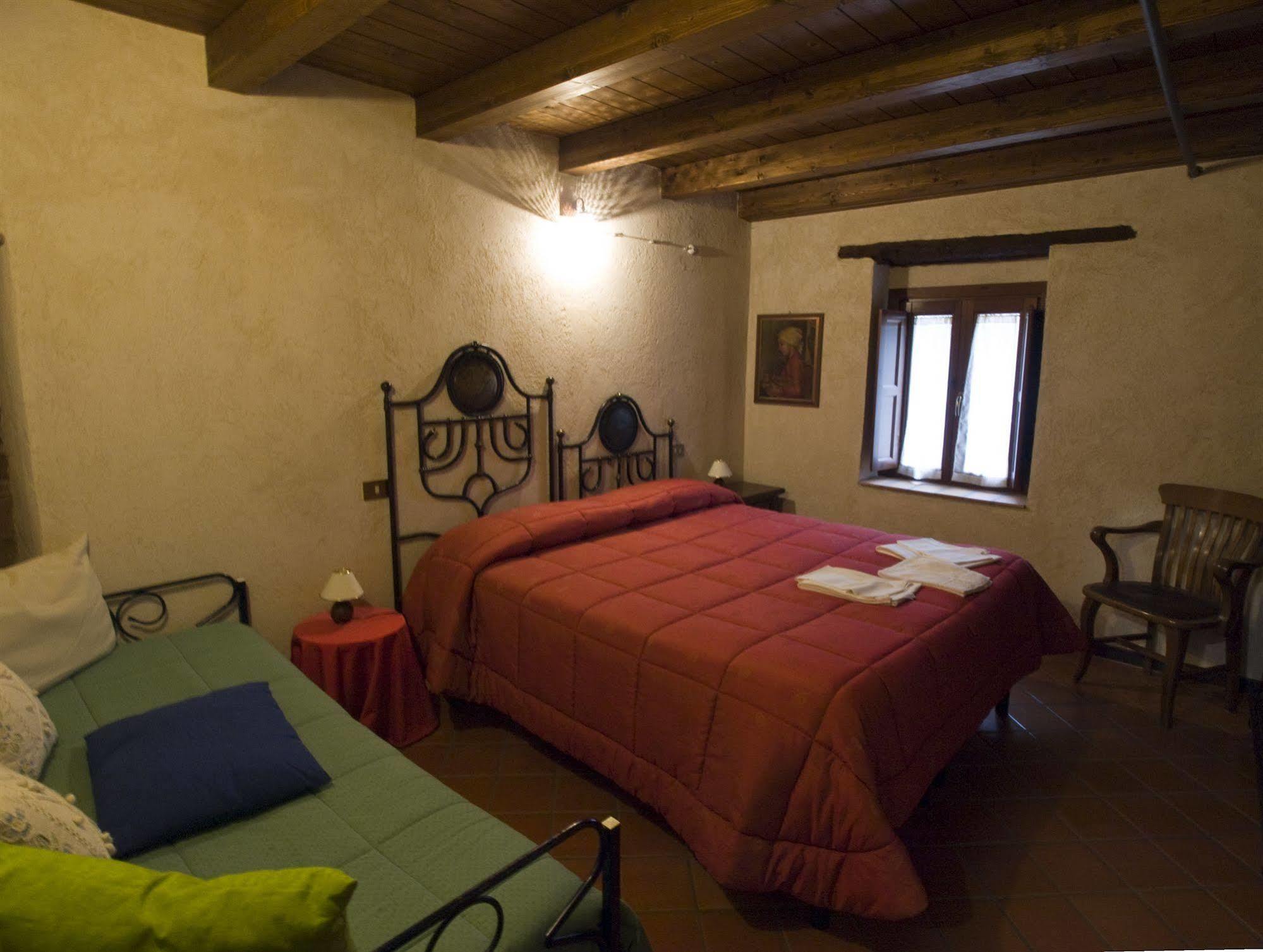 La Casa Su Le Dimore Del Borgo サント・ステーファノ・ディ・セッサーニオ エクステリア 写真
